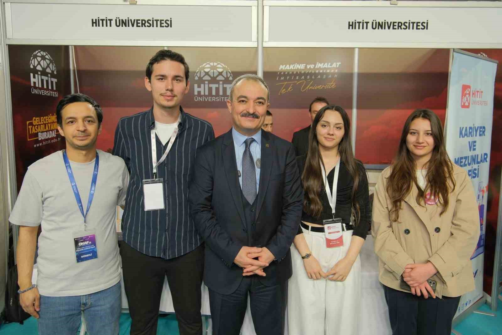 hitit-universitesi-standina-okafta-yogun-ilgi