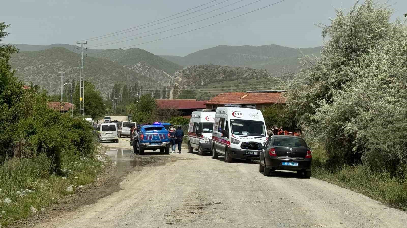 husumetli-oldugu-cifti-olduren-saniga-muebbet-ve-agirlastirilmis-muebbet-cezasi