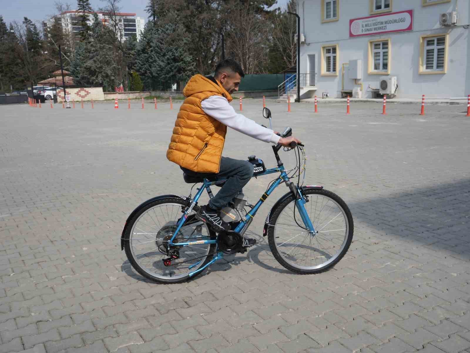 ikinci-el-bisiklet-satin-aldi-topladigi-malzemelerle-mobilete-cevirdi