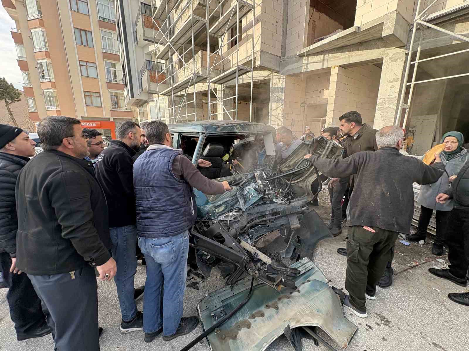 kastamonuda-ekmek-tasiyan-firin-araclari-carpisti-3-yarali