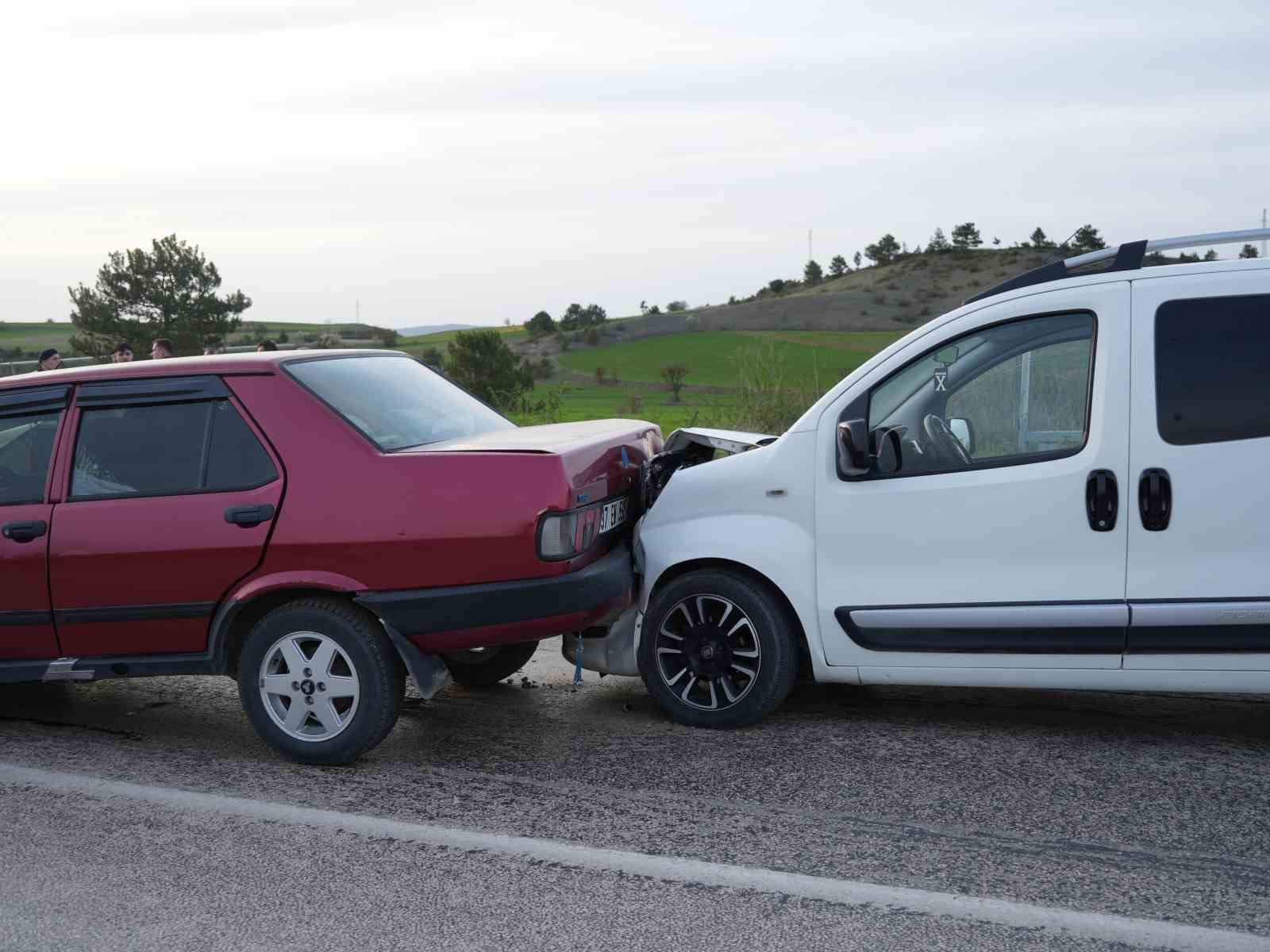 kastamonuda-iki-ayri-trafik-kazasinda-6-kisi-yaralandi