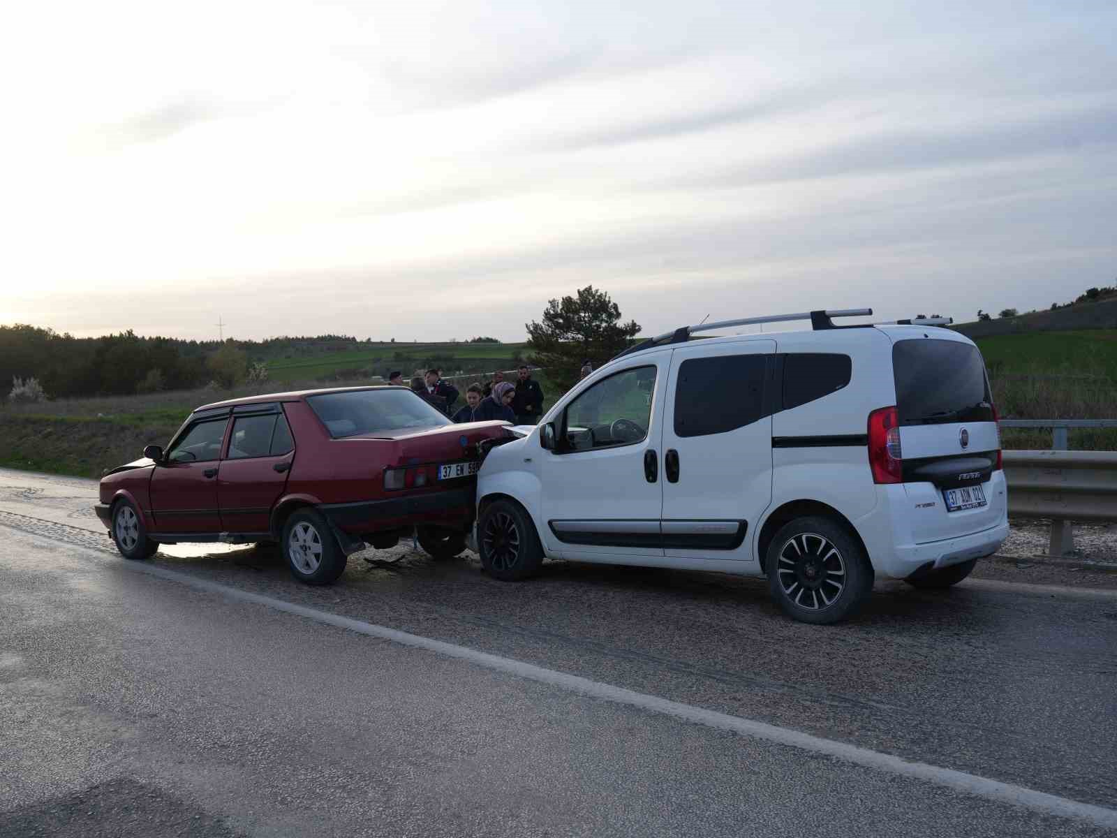 kastamonuda-iki-ayri-trafik-kazasinda-6-kisi-yaralandi