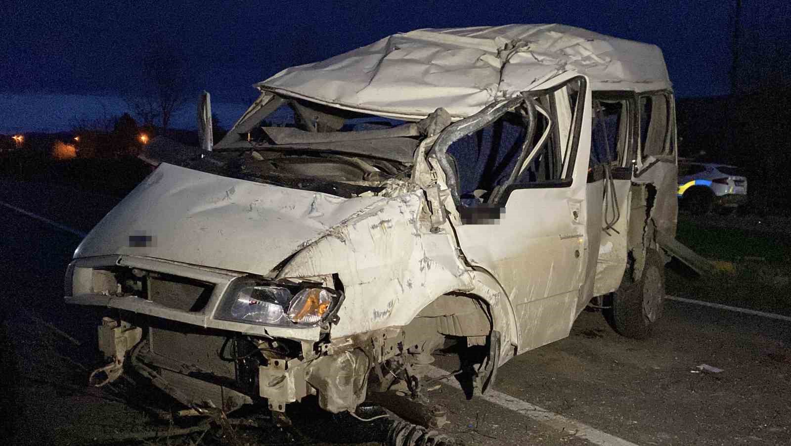 kastamonuda-minibus-ile-hafif-ticari-arac-carpisti-7-yarali