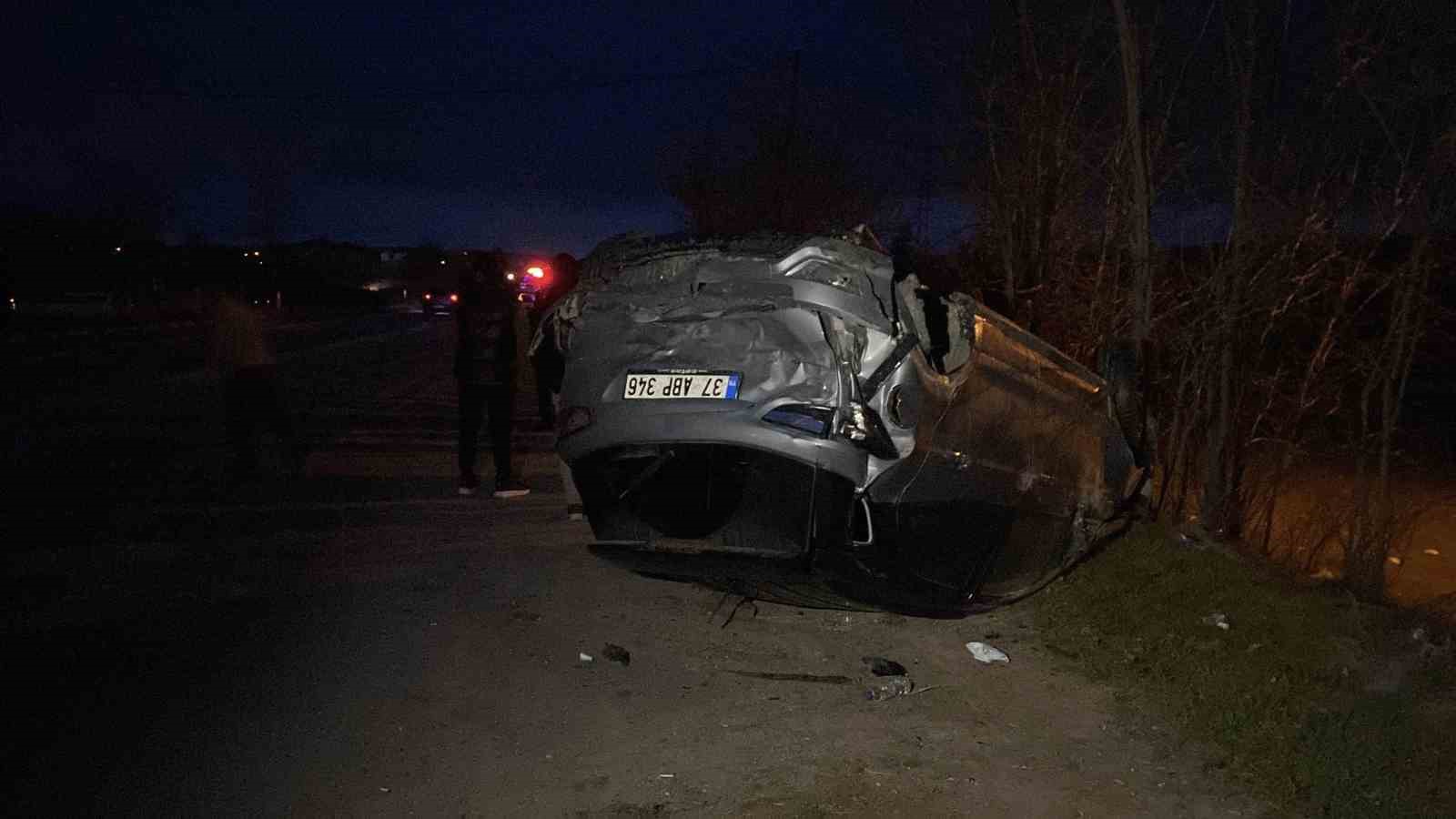 kastamonuda-minibus-ile-hafif-ticari-arac-carpisti-7-yarali