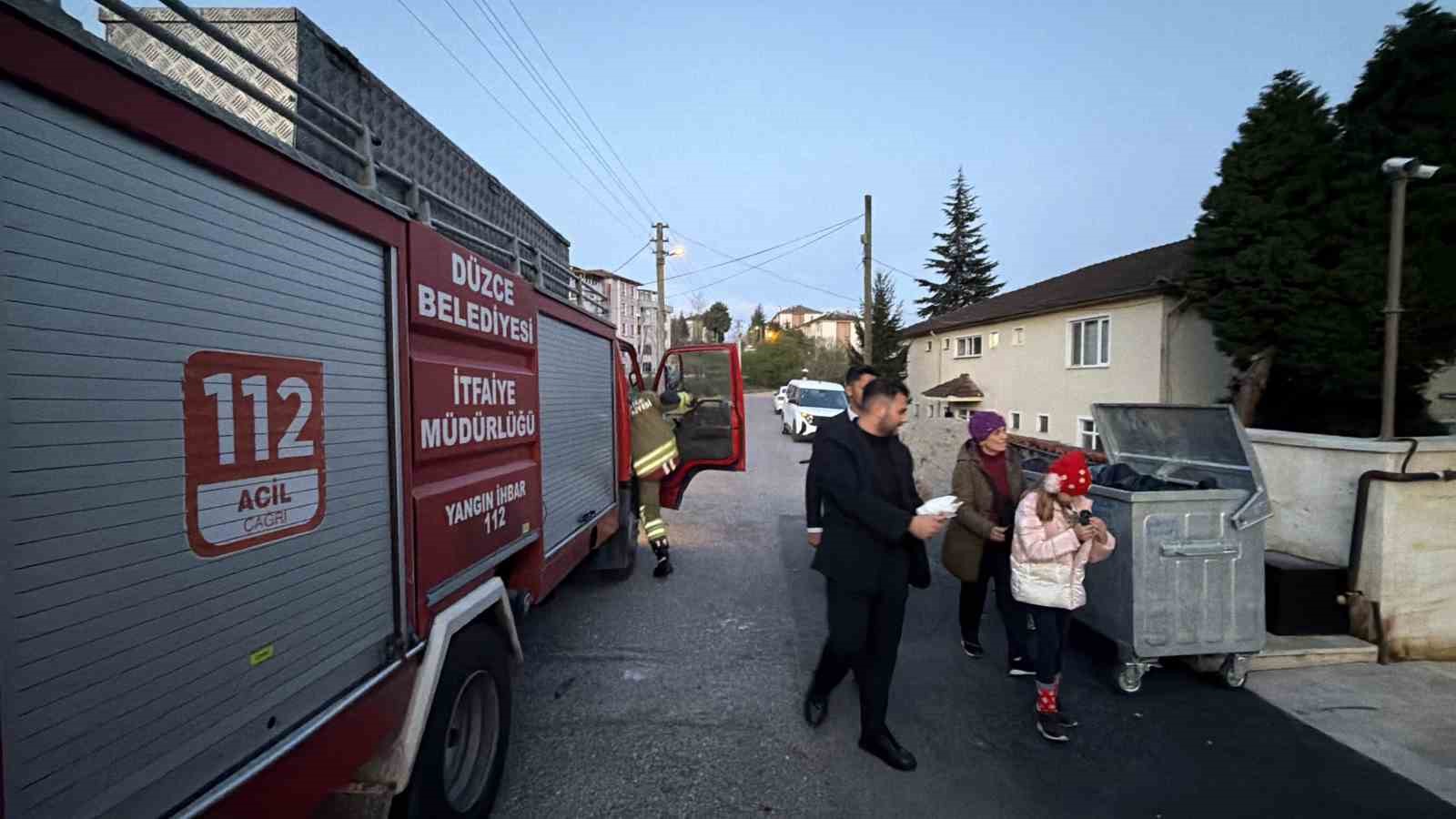 kucuk-kizin-duyarliligi-sayesinde-2-yavru-kedi-kurtarildi