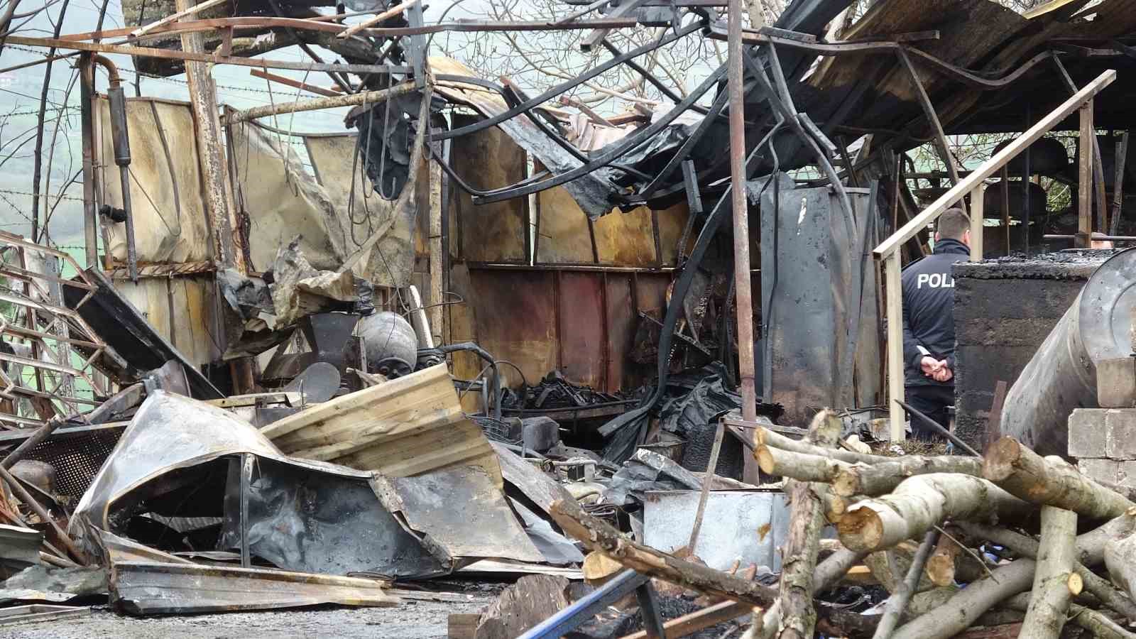 muz deposundaki yangın hasarı 2