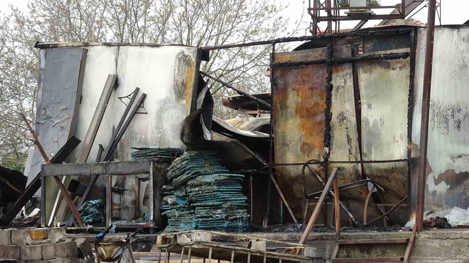 muz deposundaki yangın hasarı 4