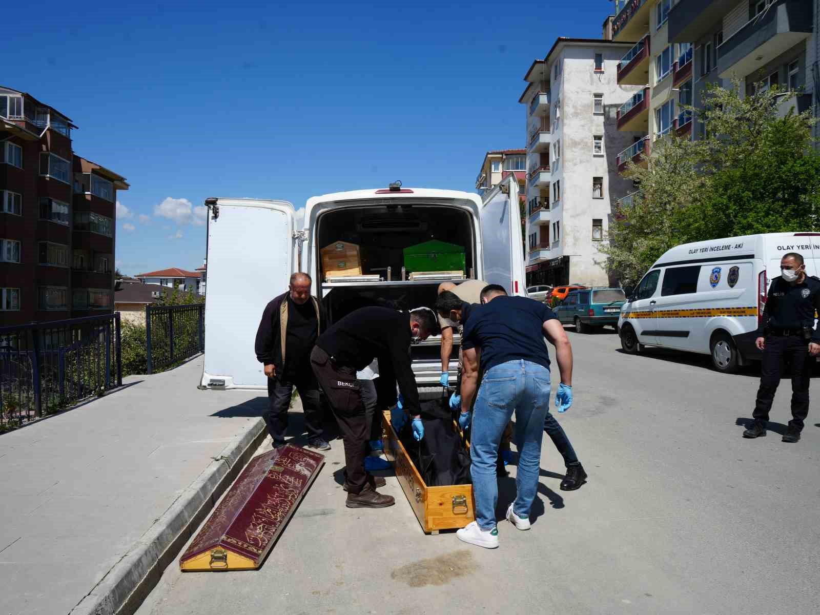 oldurdugu-hamile-esinin-cesediyle-10-gun-ayni-evde-yasayan-koca-tek-hatirladigim-8-gun-boyunca-esimin-cesediyle-uyumusum