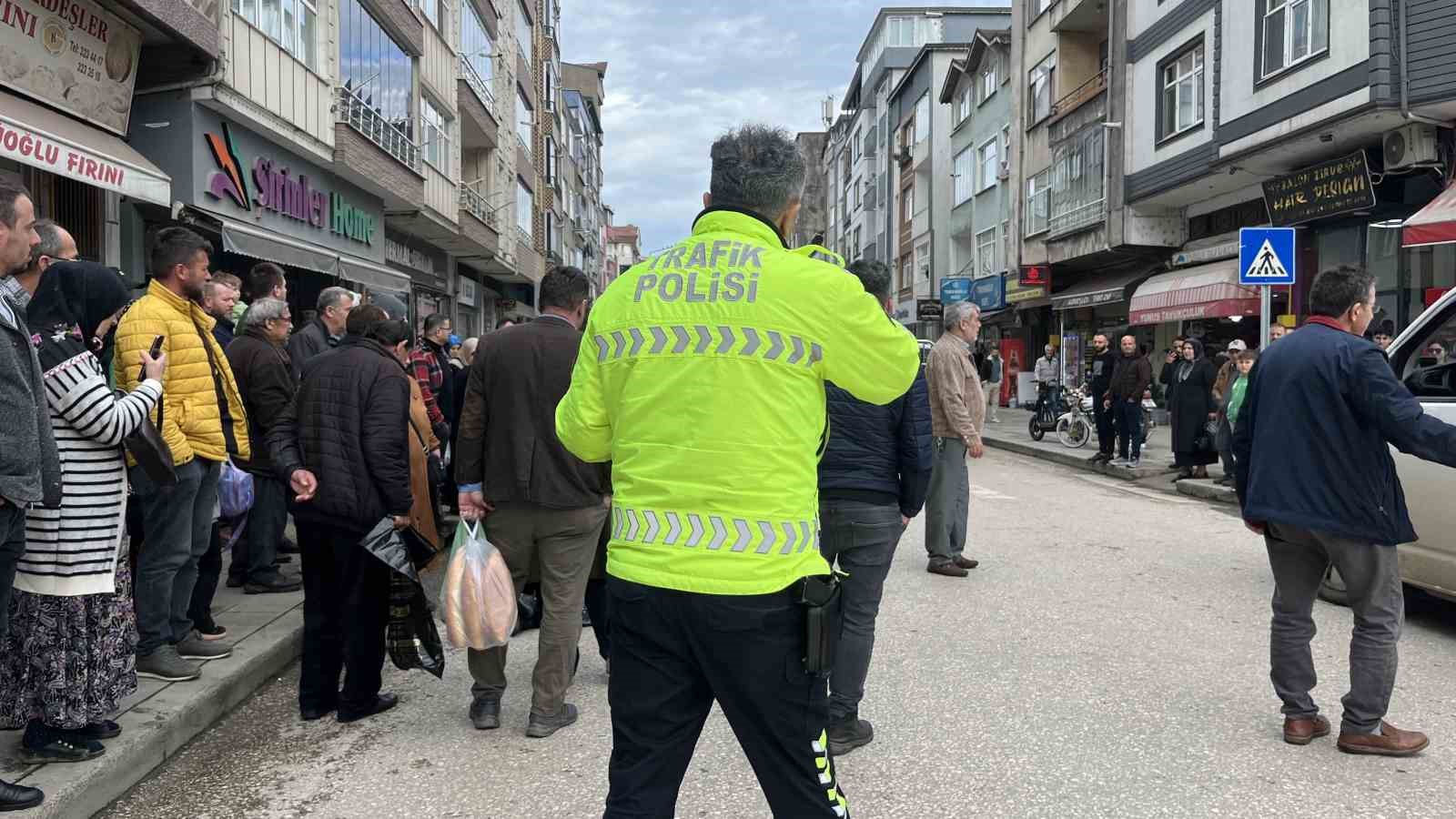 orduda-otomobilin-carptigi-yaya-yaralandi-kaza-ani-kamerada