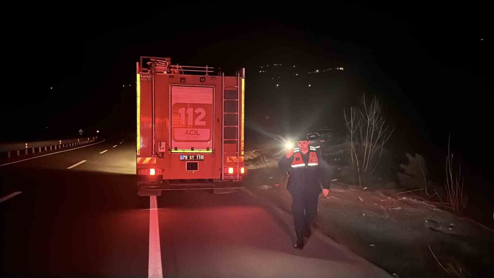 otomobil-kara-yoluna-cikan-ata-carpti-3-yarali