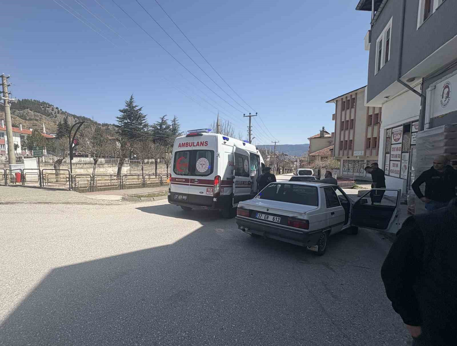 panelvan-araca-carpan-motosiklet-surucusu-yaralandi