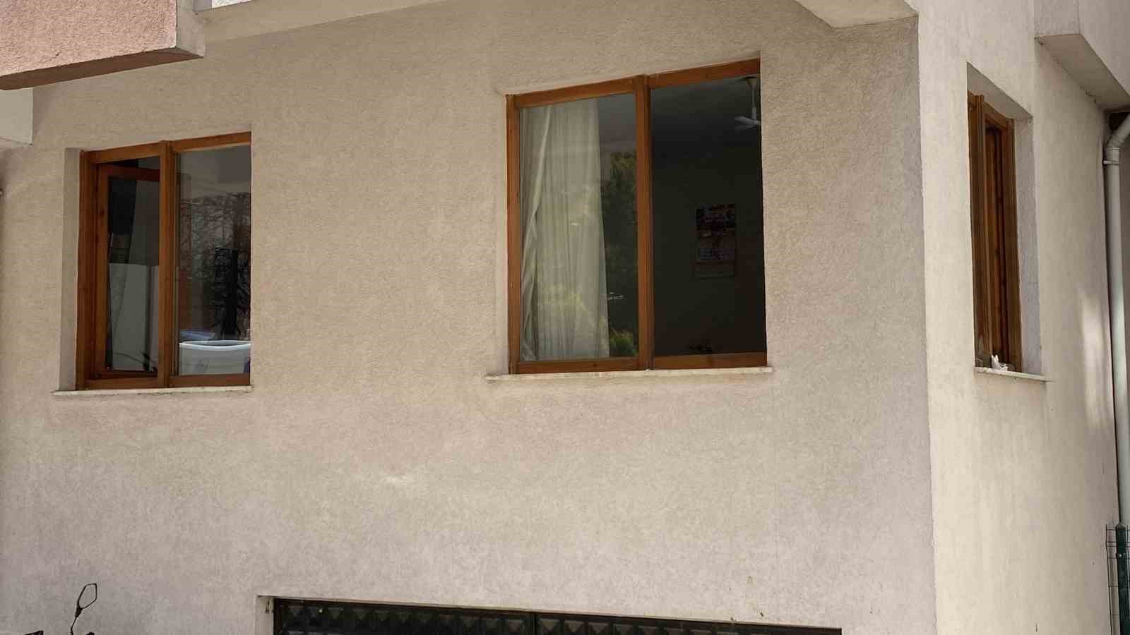 prizde-unutulan-sac-kurutma-makinesi-yangin-cikartti-ekipler-harekete-gecti