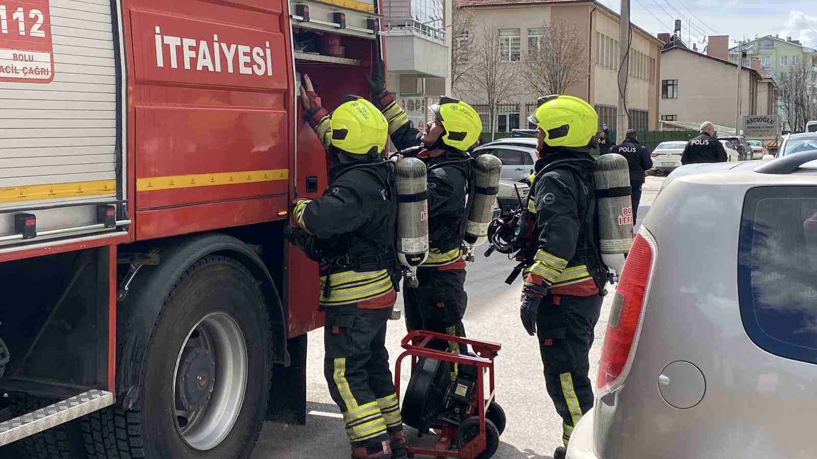 prizde-unutulan-sac-kurutma-makinesi-yangin-cikartti-ekipler-harekete-gecti