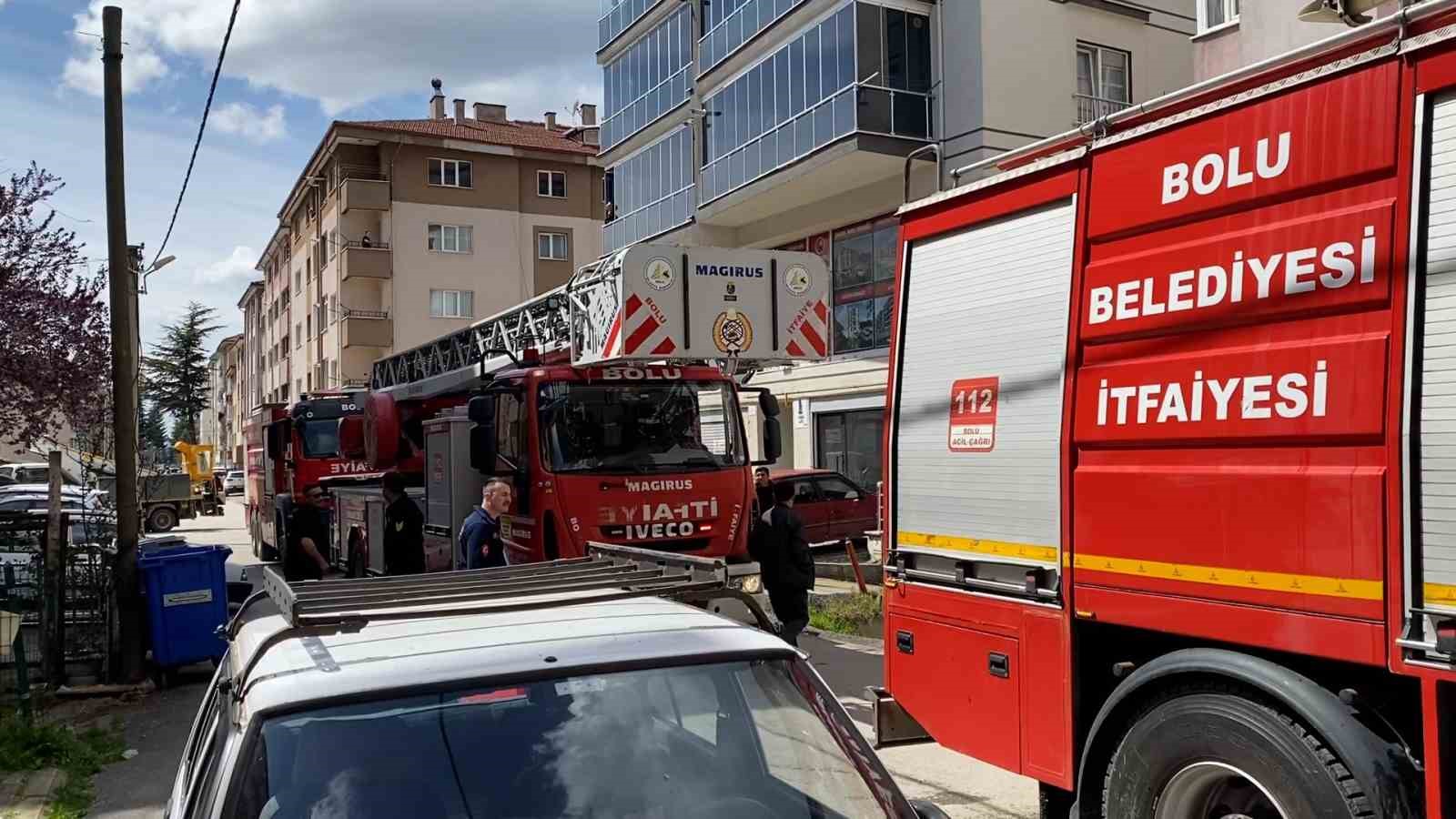 prizde-unutulan-sac-kurutma-makinesi-yangin-cikartti-ekipler-harekete-gecti