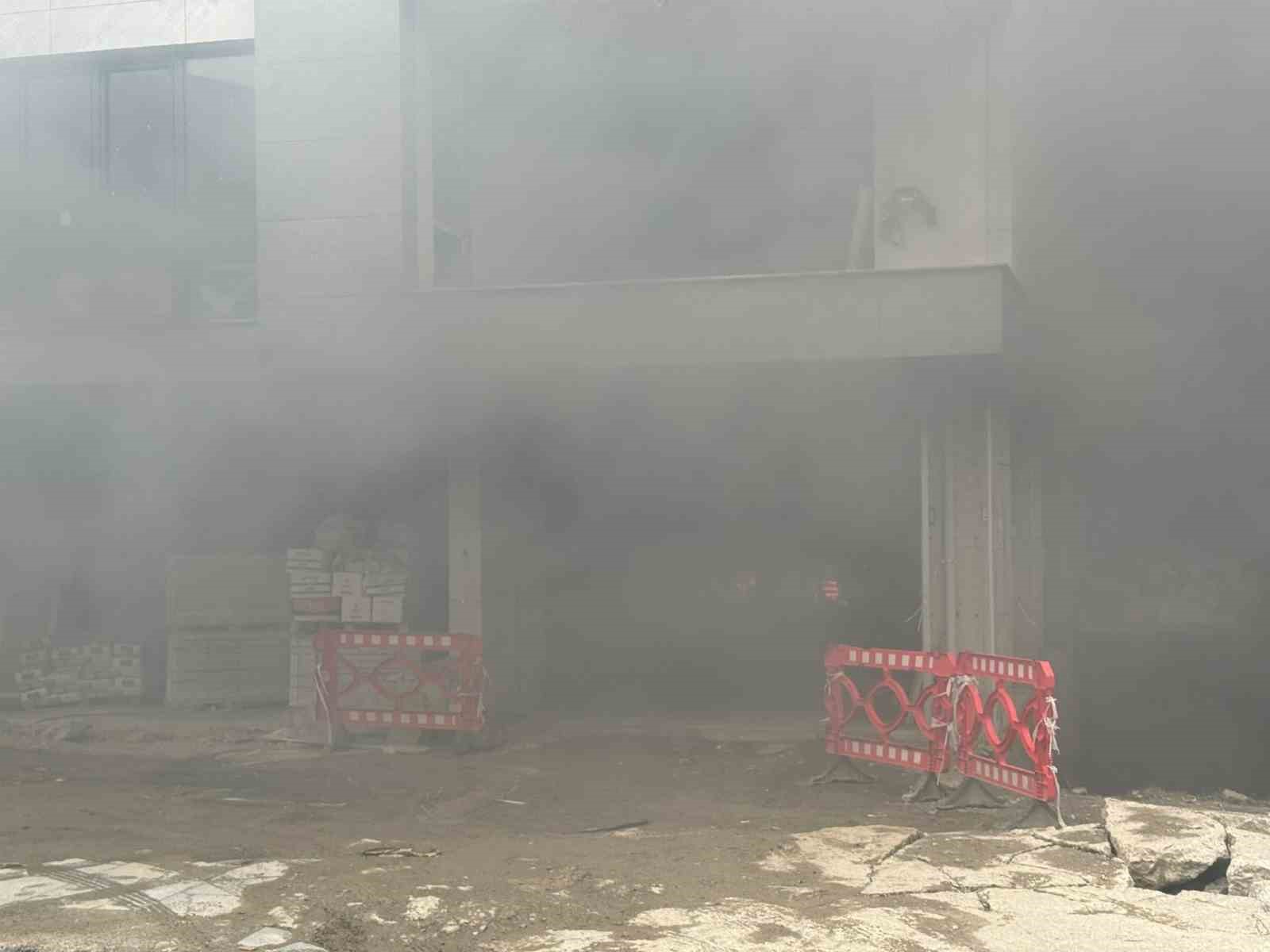 rizede-insaat-alaninda-yangin