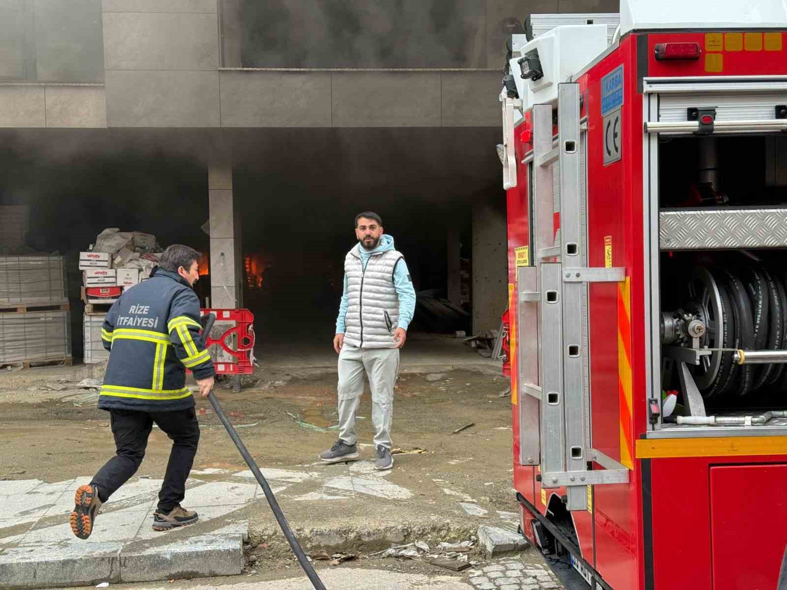 rizede-insaat-alaninda-yangin