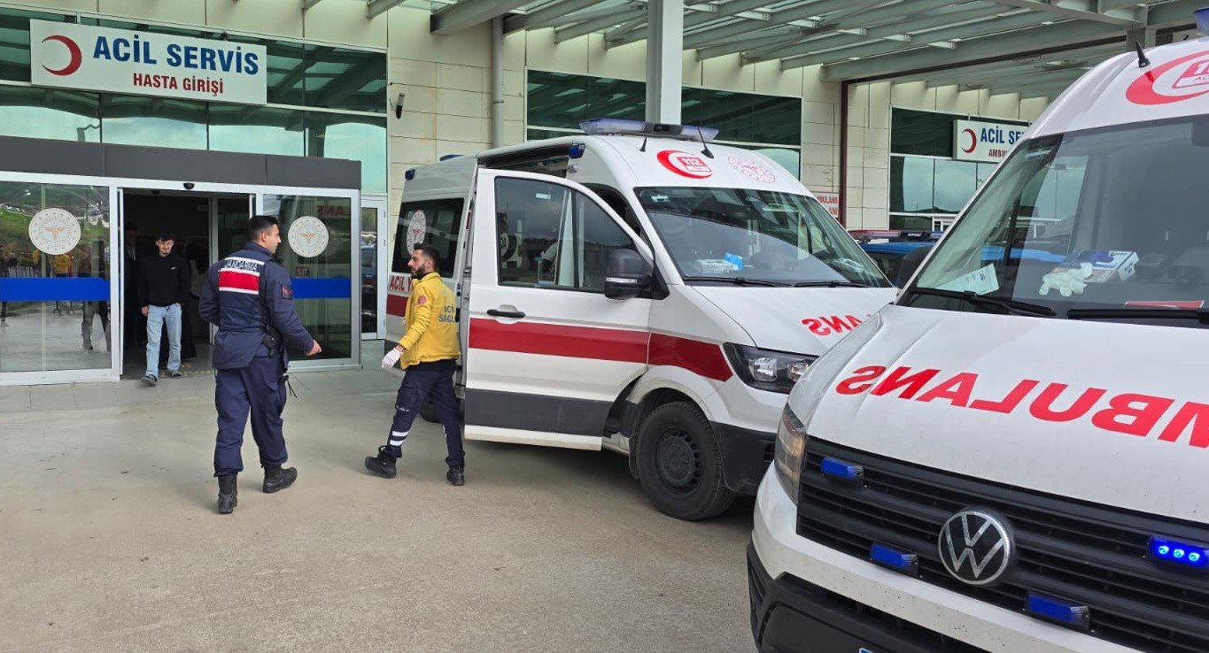 Olay yerindeki yangın ekipleri