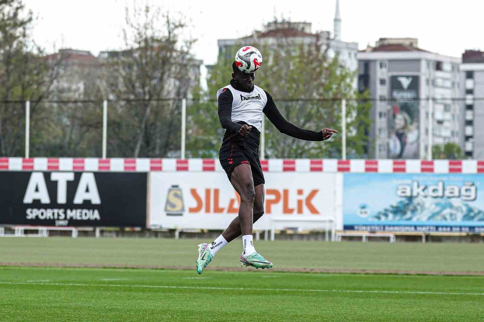 samsunspor-son-antrenmanini-yapti-gozler-besiktas-macinda