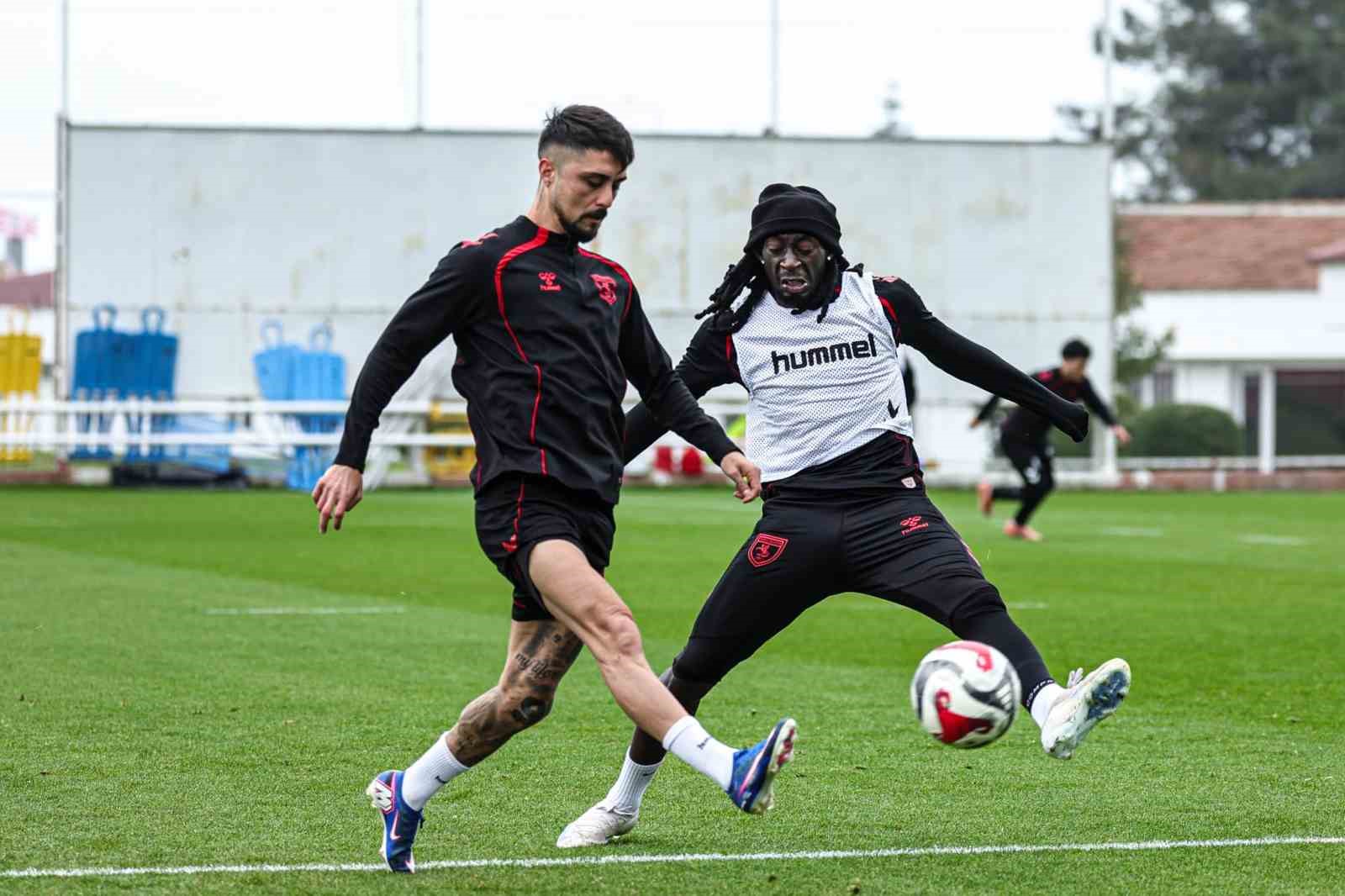 samsunspor-son-antrenmanini-yapti-gozler-besiktas-macinda