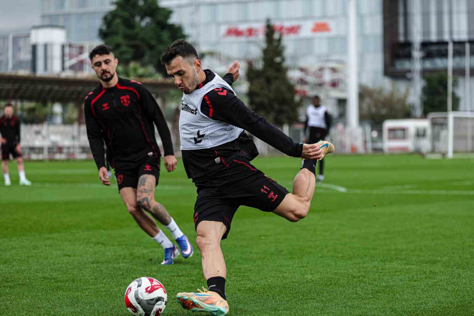samsunspor-son-antrenmanini-yapti-gozler-besiktas-macinda