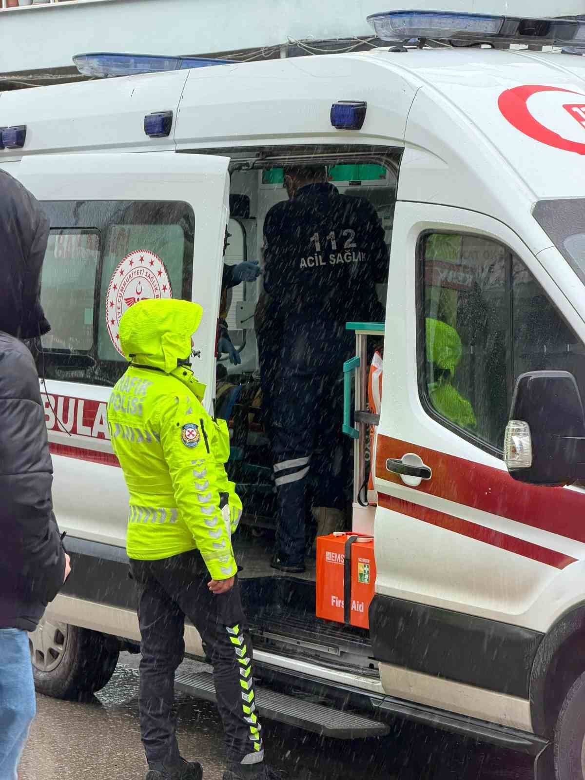 sinopta-hafif-ticari-arac-yayaya-carpti-1-yarali