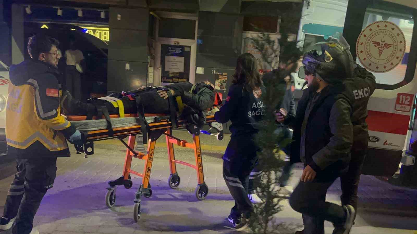 sinopta-iki-motosiklet-carpisti-2-yarali