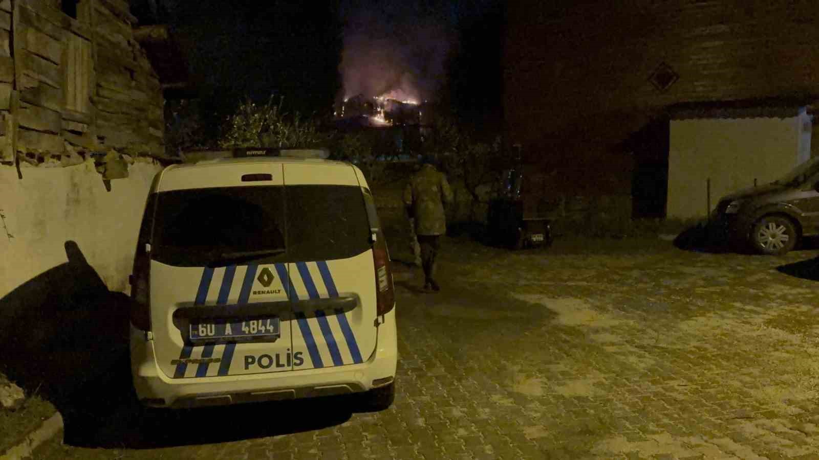 tokatta-cikan-yanginda-ev-kullanilamaz-hale-geldi