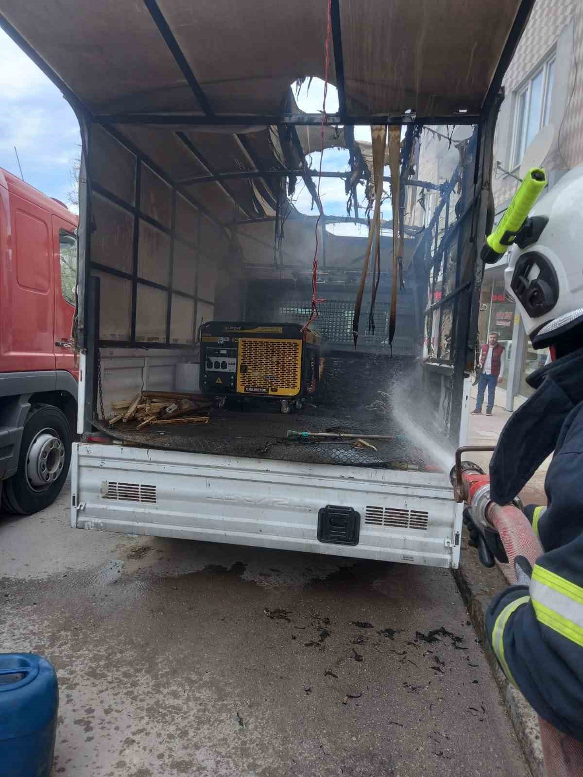 tokatta-jeneratorden-cikan-kivilcim-araci-yakti