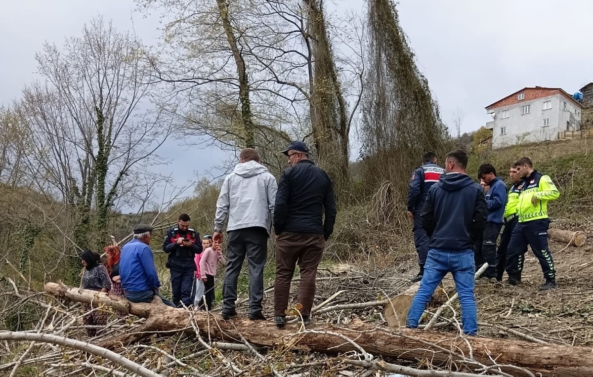 yakakentte-traktor-devrildi-surucu-yaralandi
